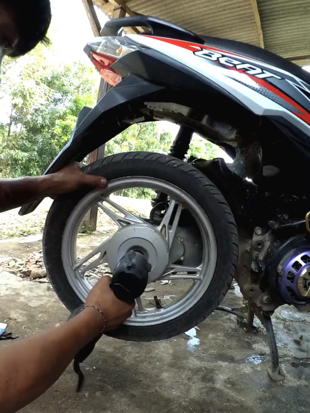 Ganti kampas rem belakang motor honda beat esp  #beatesp #hondabeat #beat #kampasrem #bengkelmotor