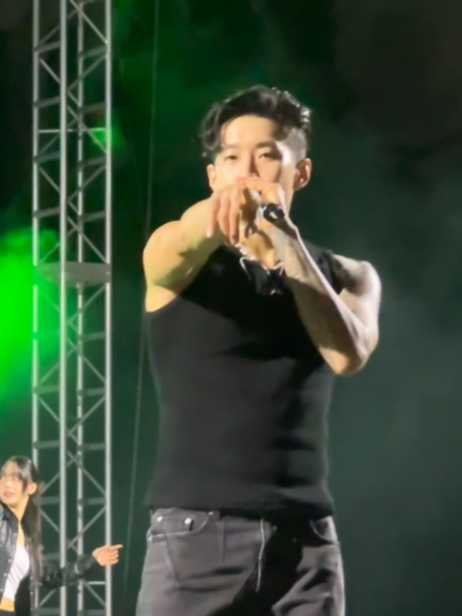 теперь мы можем всем рассказывать, что общались с Jay Park незабываемый экспририенс, хы #jaypark #jayparkfan #mommae #parkjaebeom #suwonuniversity 