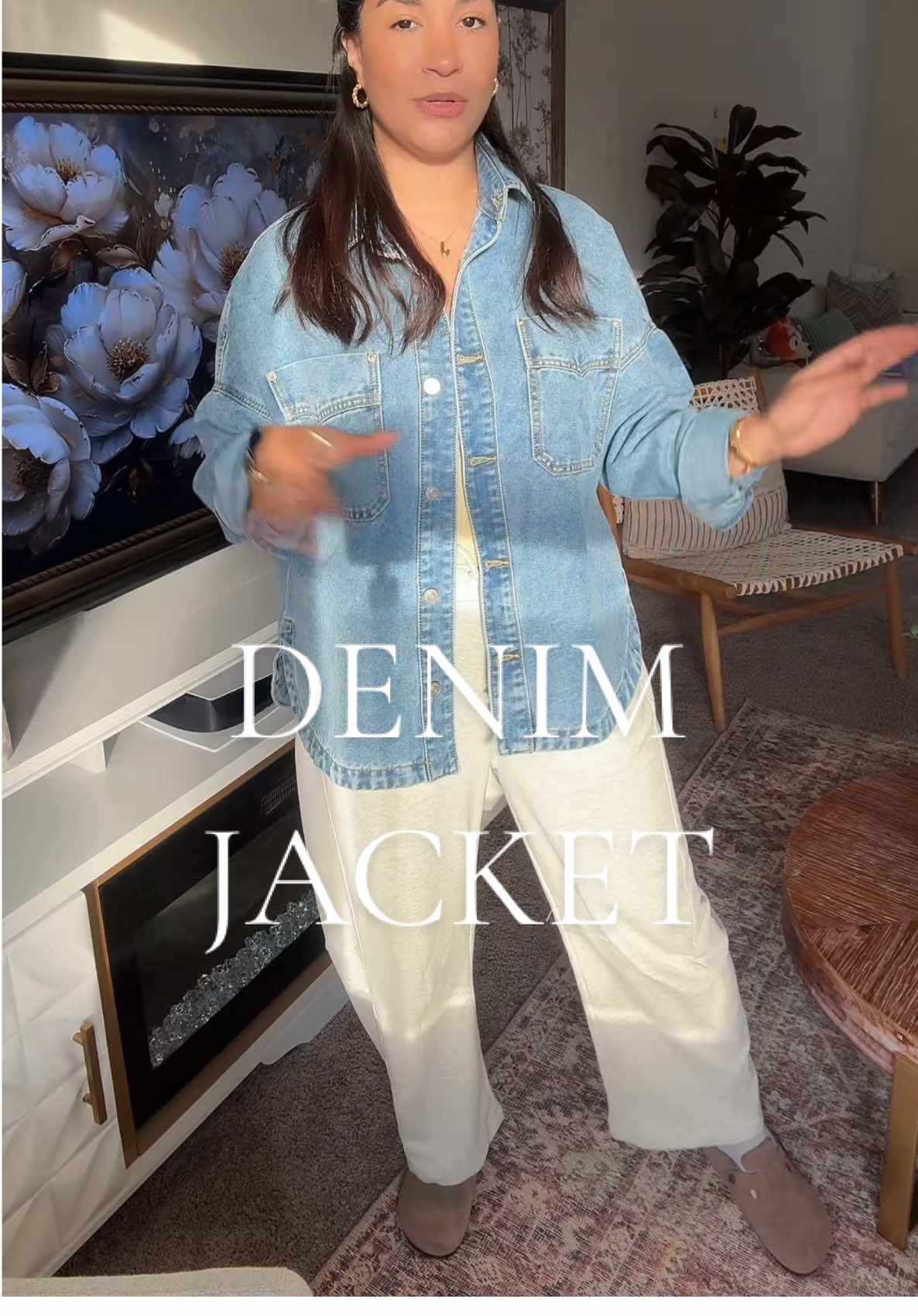 One of my favorite denim jackets ever 🩵 #denimjacket #jacket #oversizeddenimjacket #falljacket #tiktokshopfind 