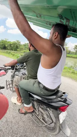 @Niaz Hussain 🤣🤣🤣 life enjoye with friend  #highlight #everyone #pakistani_tik_tok #punjab 