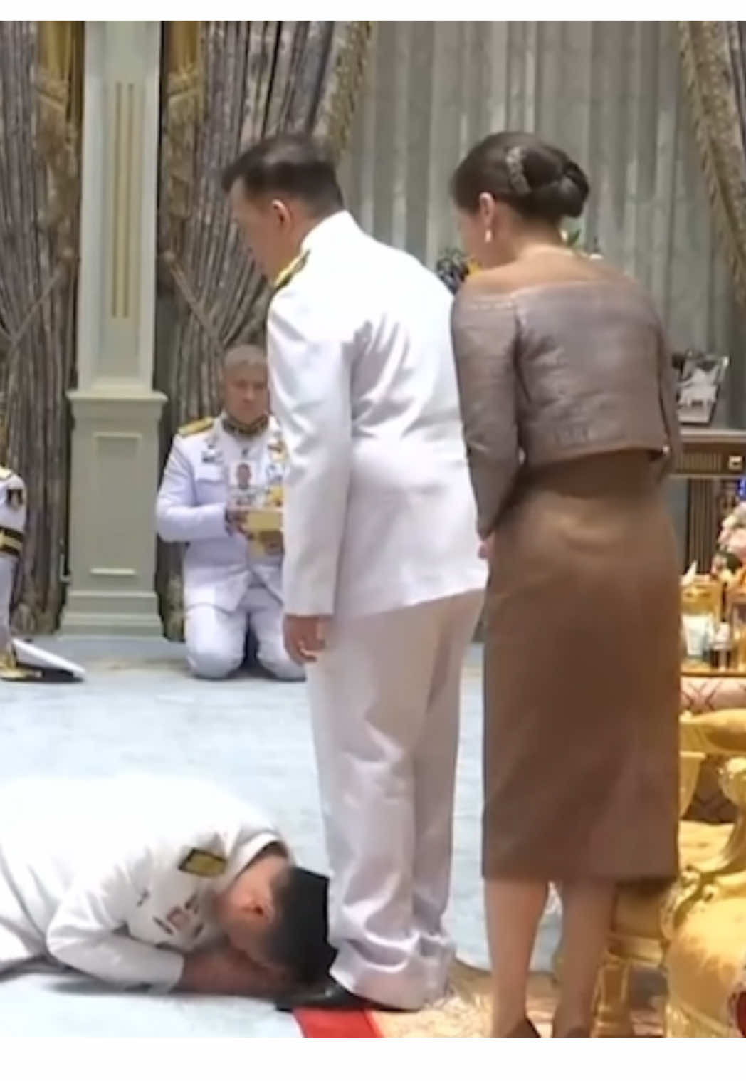 นายกคนที่ 32 #ในหลวงรัชกาลที่10 #พระราชินีสุทิดา #อนุทิน #นายก #thailand 