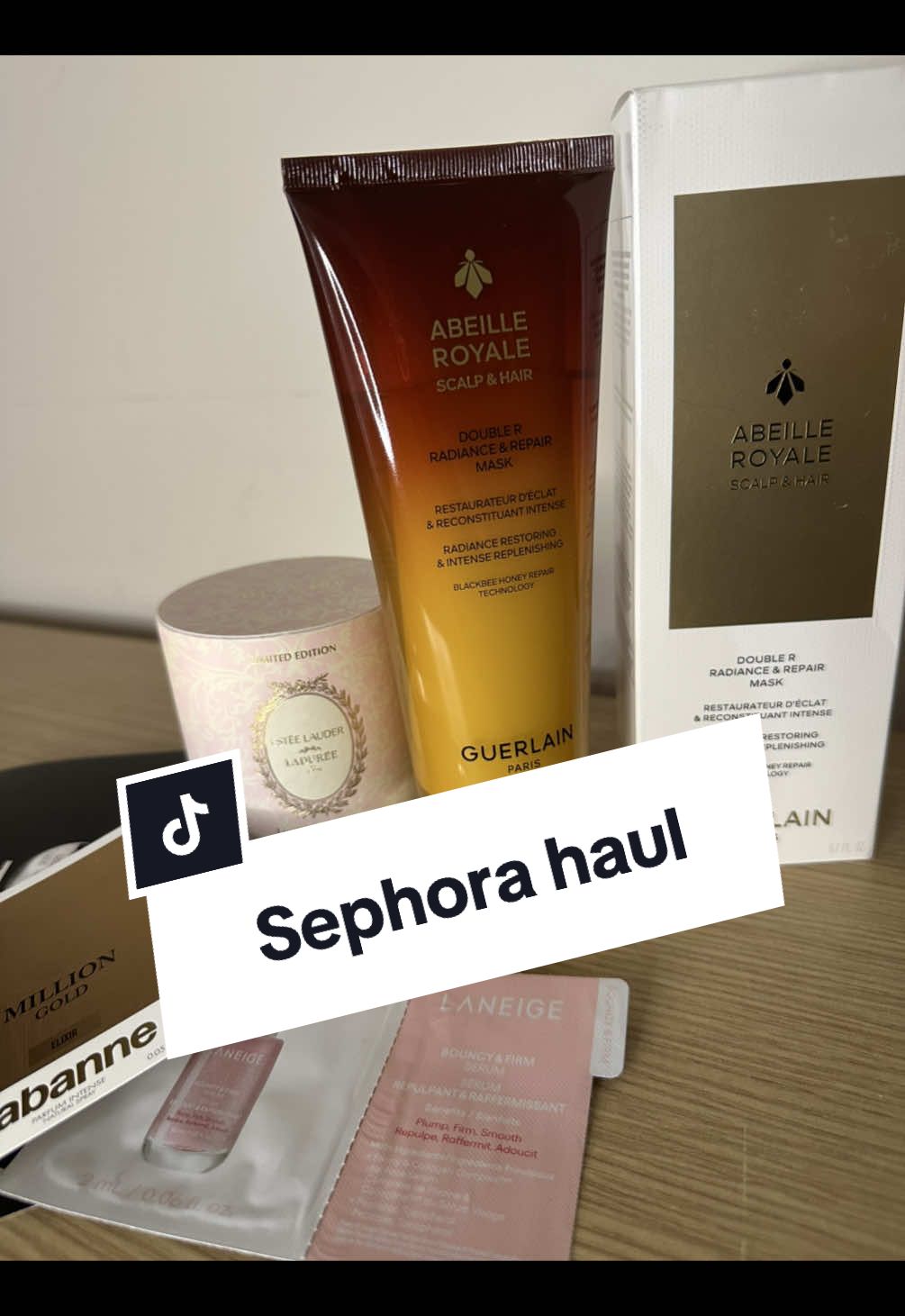 ✨ Guerlain Double R Radiance & Repair Mask Η απόλυτη πολυτέλεια για τα μαλλιά! Διπλή μάσκα με μέλι Blackbee Honey Repair που χαρίζει έντονη λάμψη, θρέψη & επανόρθωση από τη ρίζα ως τις άκρες. 💄 Estée Lauder x Ladurée Lip Oil Collection (Limited Edition) 3 συλλεκτικά lip oils εμπνευσμένα από τα γλυκά της Ladurée. Ζουμερή λάμψη, 12 ώρες ενυδάτωση και αποχρώσεις που δεν χορταίνεις να φοράς.  #Sephora #Beauty #unboxingtime  #EsteeLauder #guerlain 