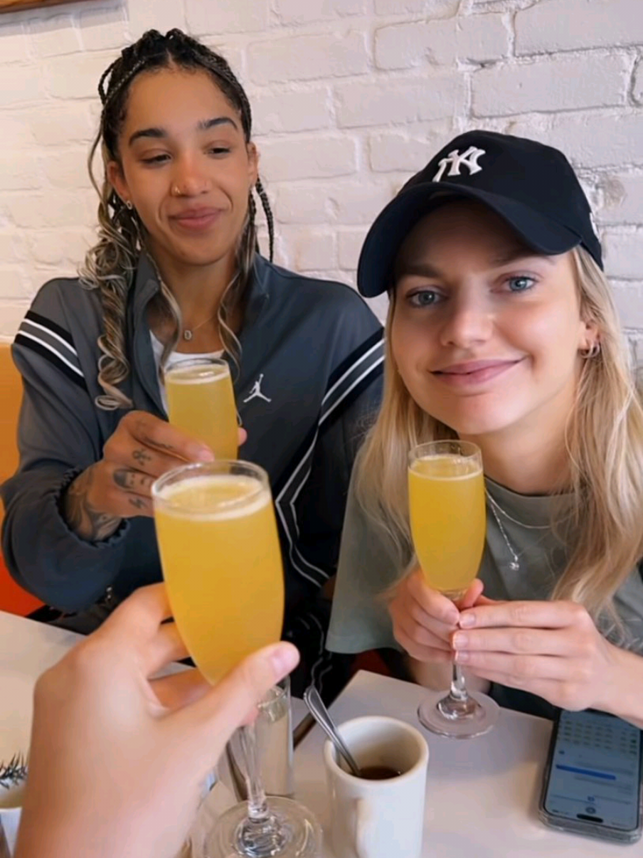 Live thăng hạng 🥰🥂 #gabbywilliams  #marinejohannes 