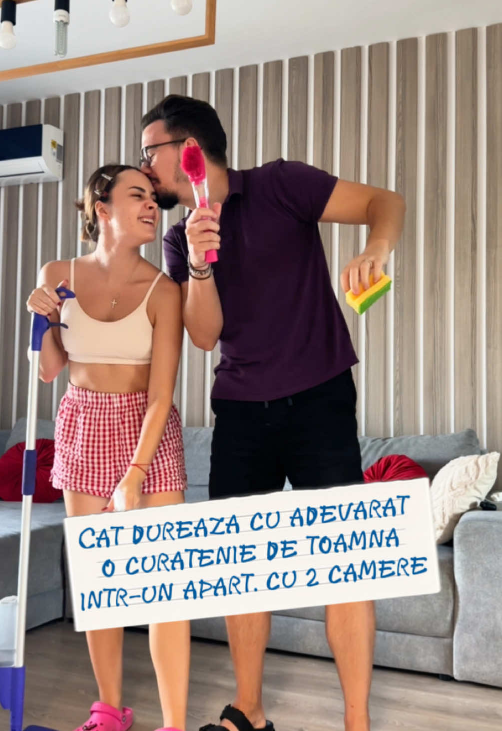 🍂🏠 Toamna asta am inceput-o cu o zi de curatenie in doi ✨ Eu si sotul meu🤭🙈 am facut echipa și ne-am ocupat de apartamentul nostru, din colt in colt, dar fara stres, pentru ca nu ne grabeste nimeni si am avut si ajutor de nadejde Cif  🫧 👉 Degresantul cu otet și bicarbonat pentru bucaterie 👉 Anti-calcarul cu otet pentru baie si orice urma de calcar din casa 👉 Cif Cream Spray pentru toate petele, colturile greu accesibile si incaltamintea alba  Voi ati facut deja curatenia de toamna? 🧽✨ #EFICIENTA #SIGURANTA #GRIJAPENTRUMEDIU