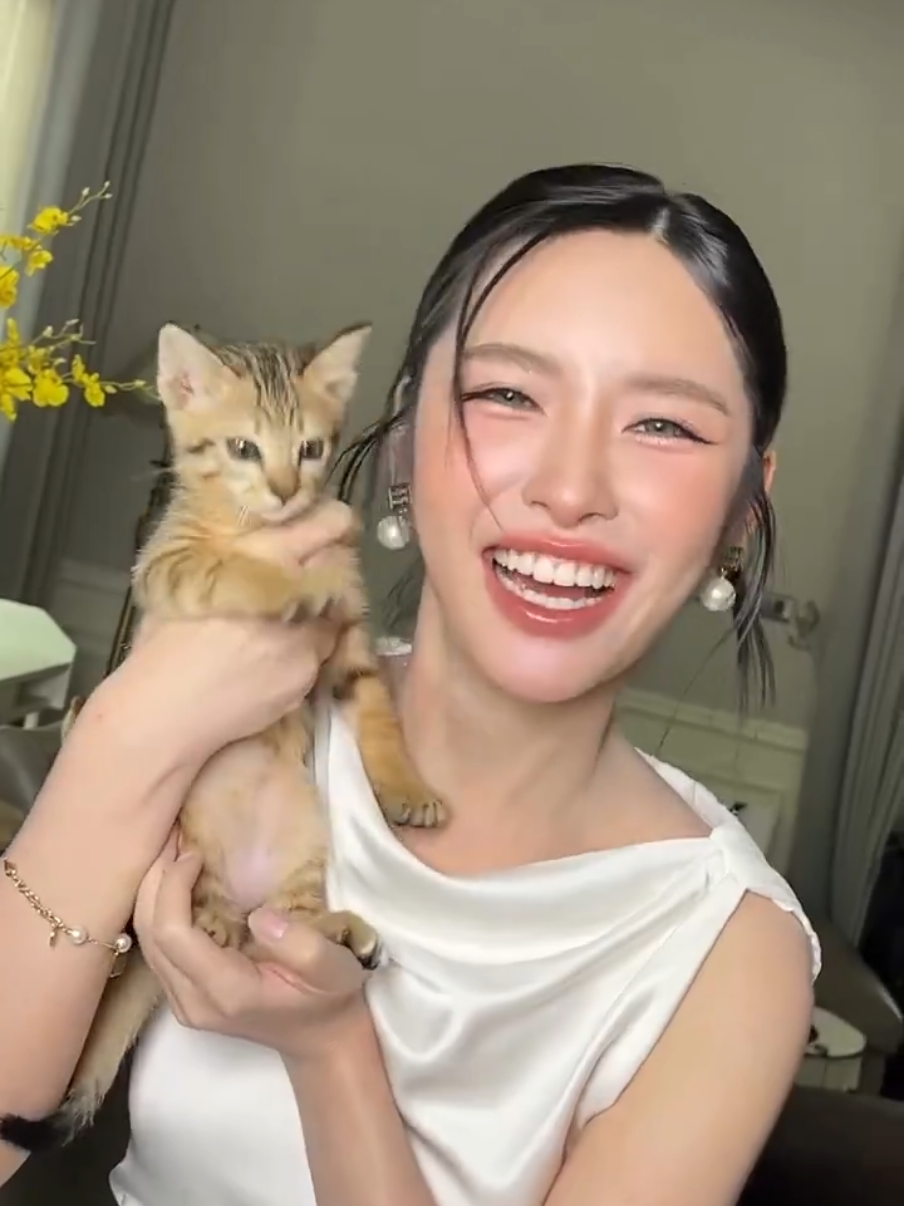 she so cute 🥐😻😽❤️🔮🥰🌎 @Lookkaew Kamollak  #lookkaewkamollak #lookkaeww_k #fyp #viral 