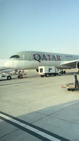 Final call | Hamad International Airport Doha Qatar 🇶🇦🛩️ #foryou❤️ #fyp #foru #qatarairways #hamadinternationalairport 