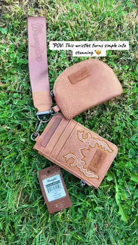 “POV: This wristlet turns simple into stunning.” 🤩 #wristlet #wranglerpurse #cowgirlfashion #fypシ #countrygirl 