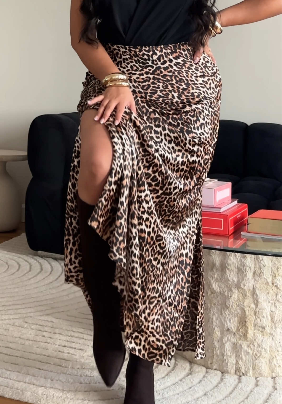 Picked up a few Fall pieces from @Macy’s - everything is linked on my storefront (link in bio)  #macys #fallfashion #midsizefashion #midsizestyle #animalprint 