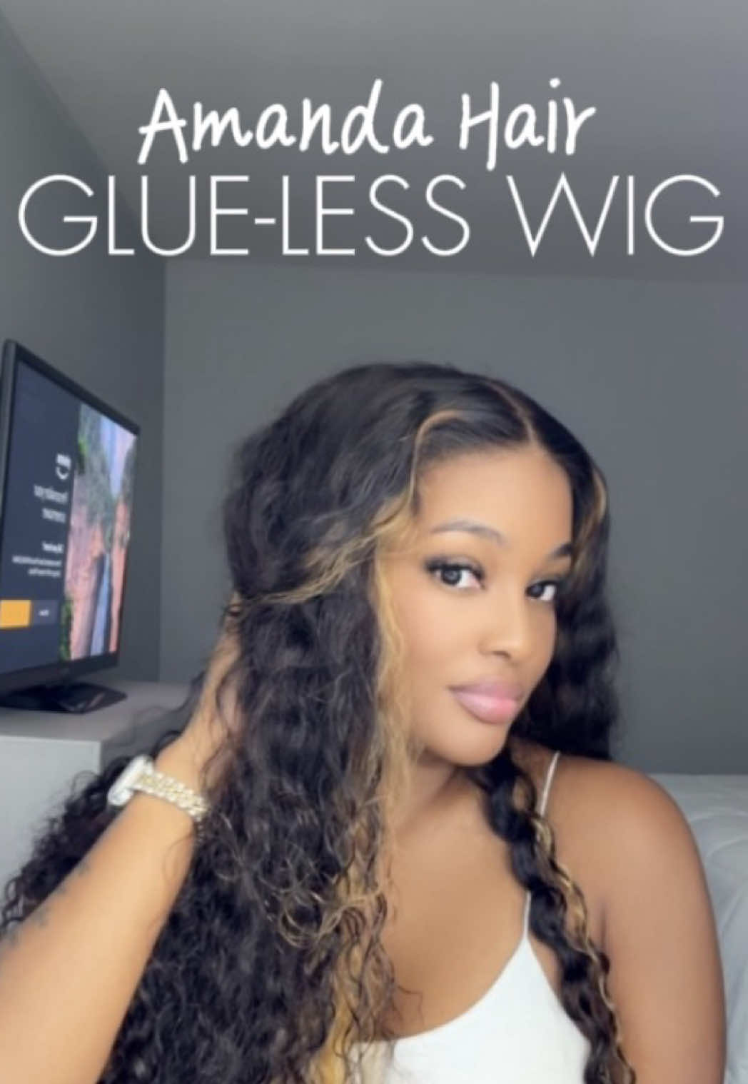 Libra gang ♎️ what are we doing for our birthday and how are YOU styling your hair?! 🥳 #amandahair #gluelesswig #gluelesswigs #wiginstall #wiginstalltutorial #closurewig #closurewigs #curlywig #wigforbeginners #blackgirlhair #vacationhair @amandahair 