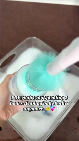If you’re an exhausted mom,you need this brush🥰#bottlebrush #momsanddadsoftiktoks #babyitems #lazymom #bottlecleaning  