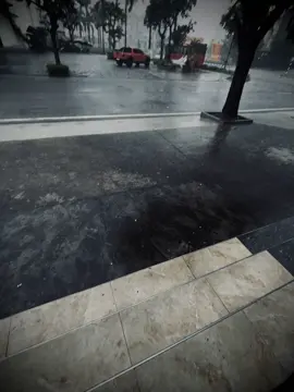 “不要把青春浪费在等待不值得的人，当心懂得等待对的人时，幸福就会到来..!” Đừng phí cả thanh xuân để chờ đợi một người không xứng đáng. Hạnh phúc sẽ đến khi trái tim biết chờ đúng người..! 