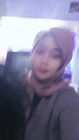 dulu AQ pernah merasakan tak dianggap dan dihargai. AQ takkn membiarkan anakku mengemis kasih sayang dari siapapun, cukup AQ merasakan itu..AQ akan,selalu ada. sklipun tiap hari AQ tidak bersamamu