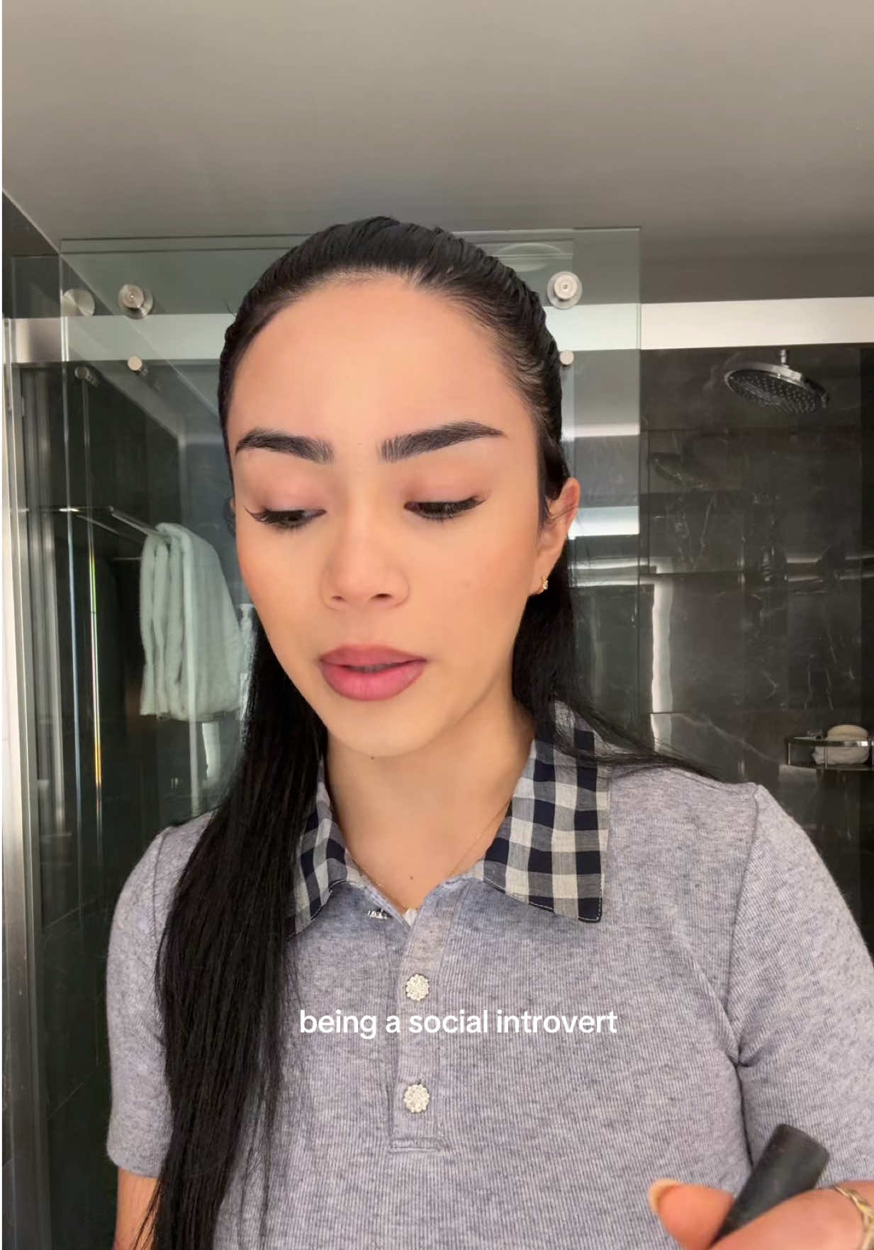 being friends with social introverts helps so much too because we understand when we need to isolate ourselves from each other and they don’t get butt hurt 🫂 #socialintrovert #extravert #introvert #socialbattery #fyp 