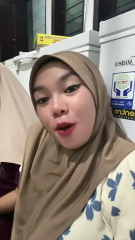 Malam ini,, nungguin Umik,Abi, Om Roji,Om Su’ung, besok mau berangkat Umroh..  #fypシ゚viral #fypageシ #jastipkedaijupebangil #kedaijupe #jastipkedaijupe 