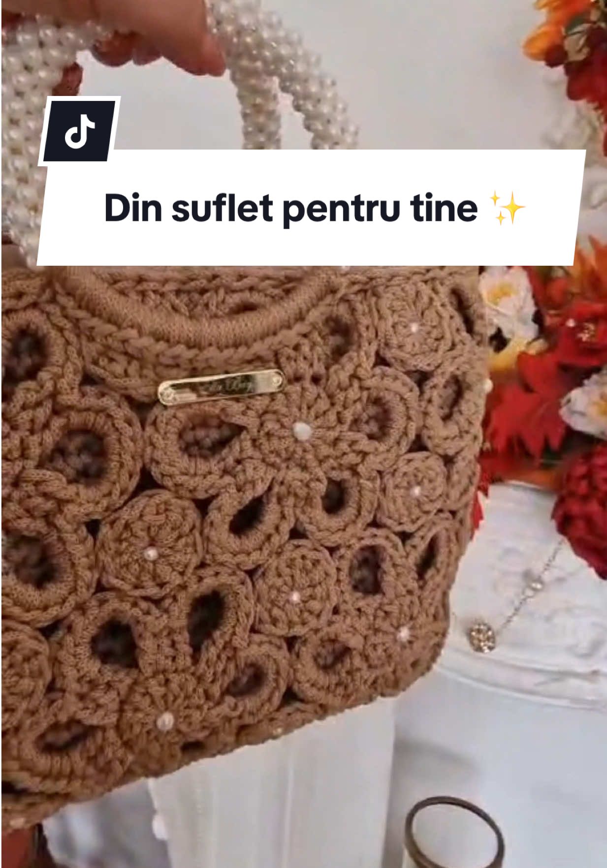 Îți mulțumesc din suflet, @White Pearls London 💖 Cuvintele tale înseamnă enorm și fac ca fiecare geantă creată manual să fie și mai specială ✨ Fiecare detaliu, fiecare cusătură și fiecare livrare sunt făcute cu pasiune și iubire 👜 Sunt recunoscătoare pentru încrederea și aprecierea ta! #HandmadeWithLove #LuxuryBag #WomenWhoHustle #ArtisanBags #MadeWithPassion