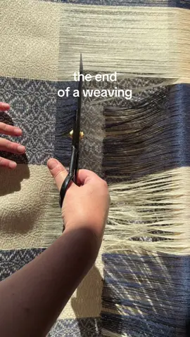 cutting warp yarns off the loom #weaving #fiberart #textile #furnituredesign #artistsoftiktok 