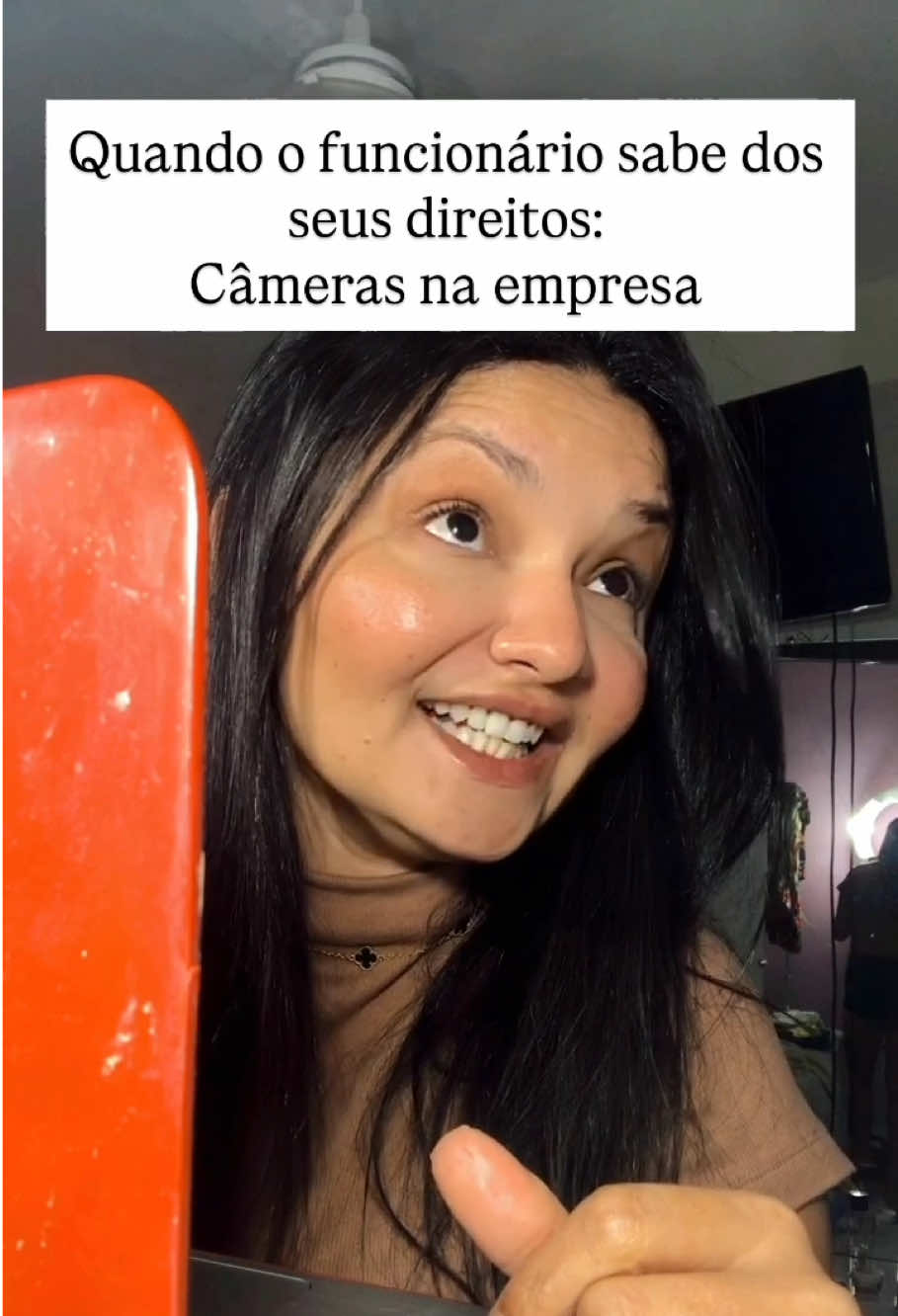 Câmeras na empresa ✅. #fy #fyp #humor #trabalho #dublagem 