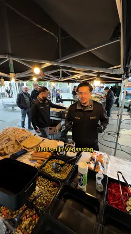 Gratis Atay voor een speciale dag bij Marrakech Delicatessen ☕️ #fyp #antwerpen #streetfood #marroc🇲🇦 #vogelmarkt 