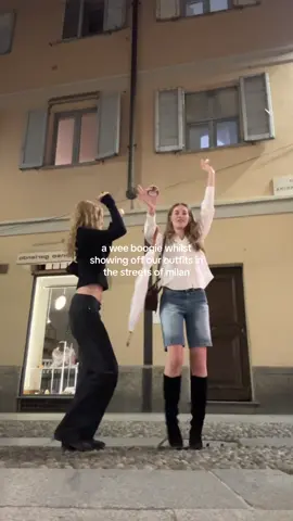 when life gives you lemons sometimes you just have to go get gelato and have a boogie in the streets of milan ya feel me #outfitcheck #dancing2 #milanfashionweek #italy #models 