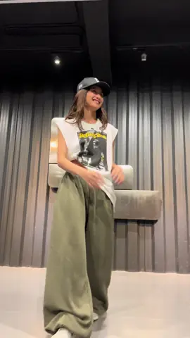 guys tulungan niyo ‘ko hanapin si ate na pumuntang #SHEEnayaw huhu ang ganda niya ang galing pwede na siya sa bini 😭🫶 #bini #binisheena #ifeelgood #dancebreak 
