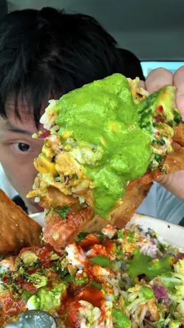 Trying cavas mew chicken shawarma #cava #chickenshawarma #mediterranean #eatingshow #mukbangeatingshow 