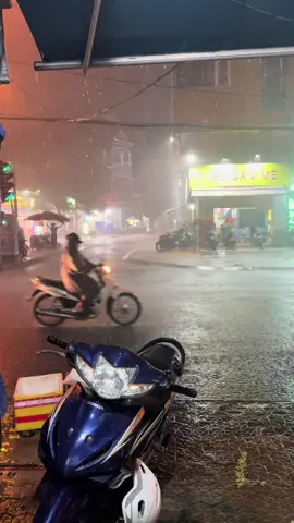 Sài gòn ngày bão 
