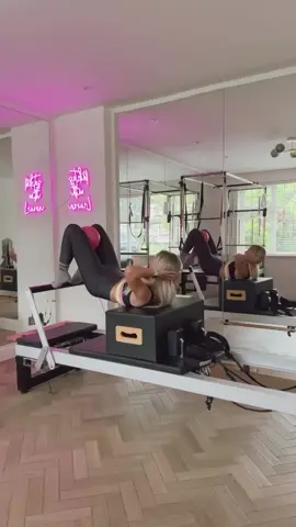 Abs and hamstrings 💕 Follow @PilatesEmpowerment for more! Via pilates.with.lauren #pilates #reformerpilates #pilatesreformer #pilateseveryday #pilateslovers #pilateslove #core #abs #abworkout #coreworkout #pilatesworkout #reformerworkout #pilatescommunity #pilatestv #pilatesonline #onlinepilates #pilatesday #pilatesflow #pilatesclass #pilatesgirl