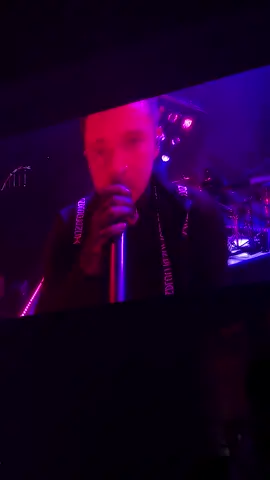 Rawfear ao vivo no show ontem em Milwakee! #twentyonepilots #tylerjoseph #joshdun #breachmilwaukee 