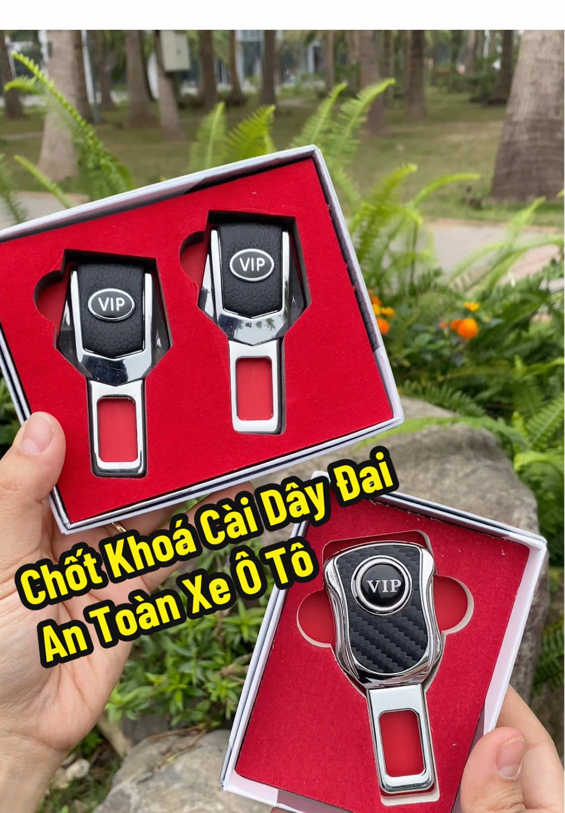 Chốt Khoá Cài Dây Đai An Toàn Xe Ô Tô, Nhà E Có Sẵn Nhiều Tên Xe Nha Các Bác - Chất Liệu Kim Loại Mạ Crom, Kết Hợp Với Da - Vừa Đẹp Sang, Vừa Chắc Chắn. Video Nhà E Quay Thật Nên Các Bác Cứ Yên Tâm Ạ. Chương Trình Ưu Đãi Giá Tốt Lại Có Thêm Quà Tặng Hữu Ích Nữa - Nhưng Số Lượng Không Còn Nhiều, Các Bác Tranh Thủ Săn Luôn Không Giá Thay Đổi Mà Quà Hết Đó Các Bác Ơi #chotcaidayantoanoto #chotcaidayantoan #toyota #hyundai #ford 
