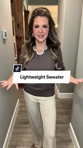 The v-neck sweater with the cutest scalloped trim! This sweater is very lightweight so it’s perfect for fall transition! #vnecksweater #lightweightsweater #fallstyle #scalloptrim #fallfashion 