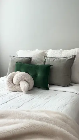 @SIJO Home my light!! the quality of my sleep has improved so much and i can actually relax and rest my body — especially after long nights at dance. i just sink into the sheets 💚 use code: chlooebrooke for 20% off storewide <333 #sijo #bedding #Home #fall #queenbed 