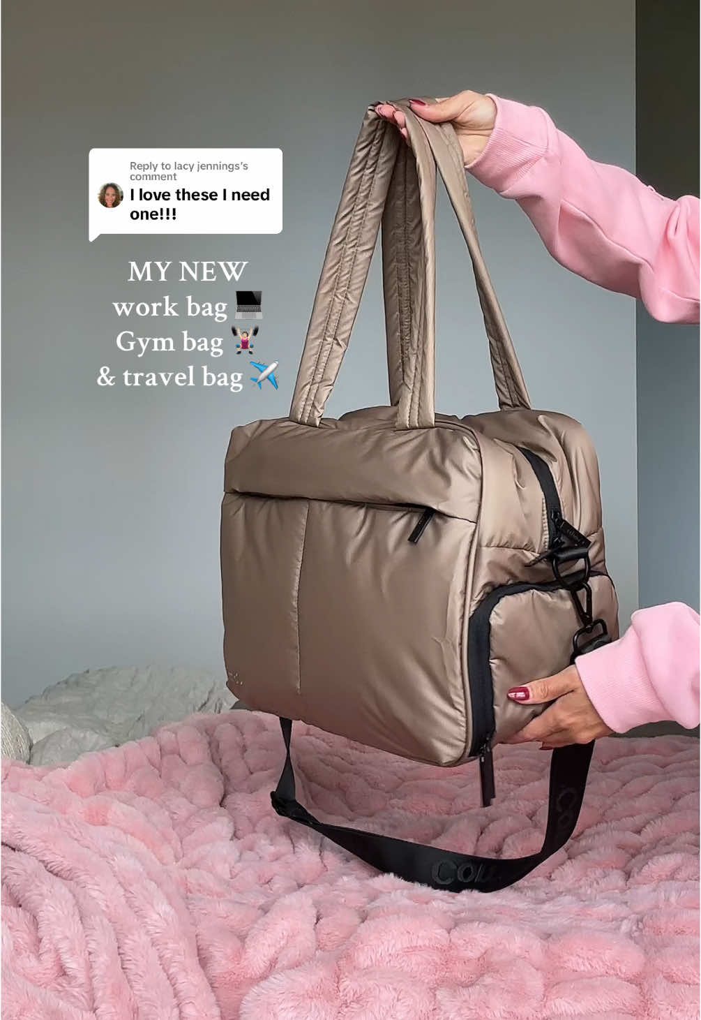 Replying to @lacy jennings & it’s HUGE on the inside & so many pockets!! 💼   