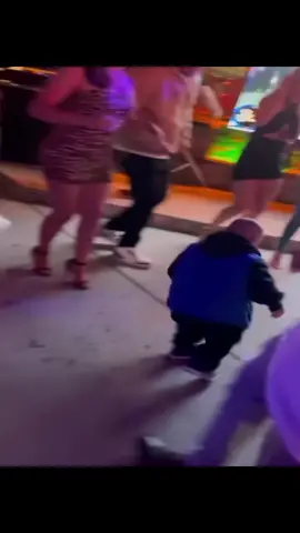 Woah nice moves lil man (song: ilyTOMMY - 3 AM) #ilytommy #undeegroundmusic #memecut #dance #tiktok 