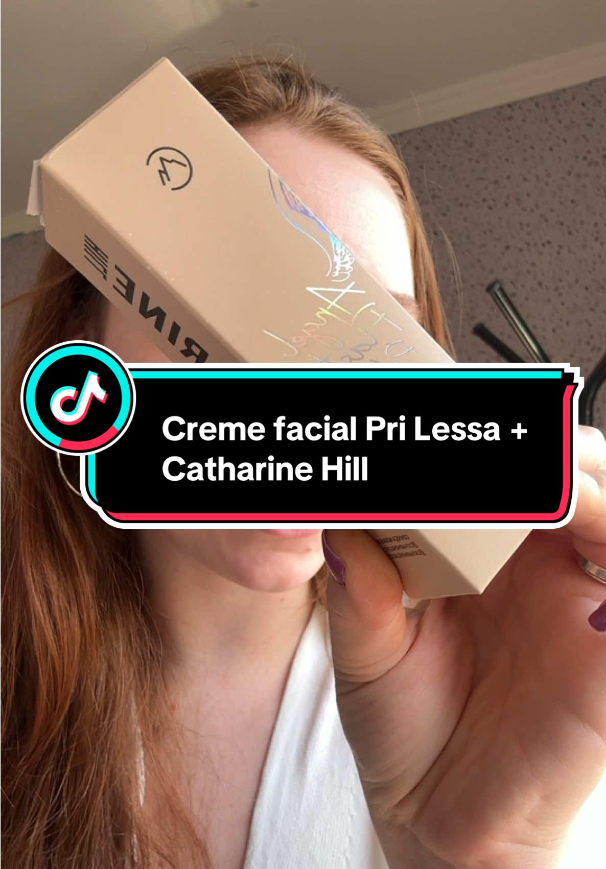 Dia de testar mais um hidratante facial! Dessa vez da Pri Lessa com a @Catharine Hill #prilessa #catharinehill #cremefacial #conteudodebeleza #cuidadosfaciais 