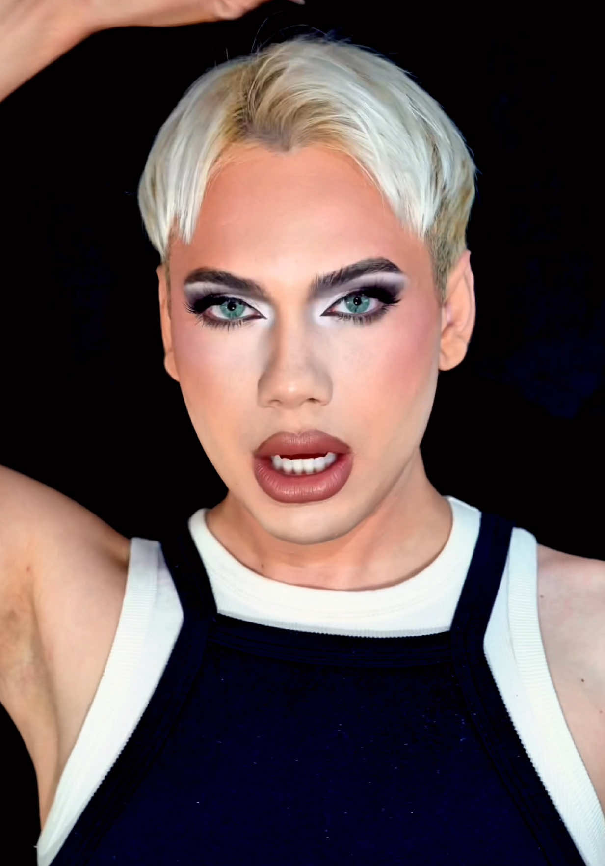 FINALLY FILMED IN MY NEW PLACE!!!! AHHHH 📹🥹 like & comment!!!  I used the @Daus Mendoza x @Glamlite collection for this look.  #fyp #makeup #trending #trends 