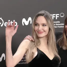 الخمسينيه الي مجننتني #angelinajolie 
