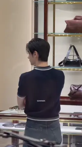 sunghoon prada store Milan #sunghoon #enhypek #engene 