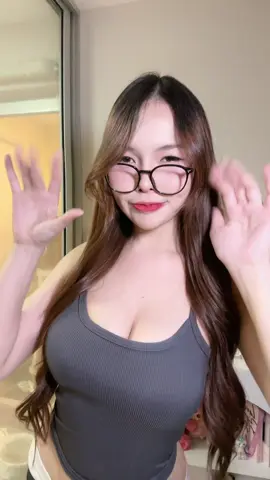 แว่นมานี่มา 
