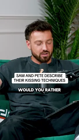 “quick” 😂😭😭😭 #stayingrelevant #samthompson #petewicks #kissing 