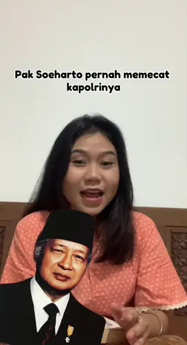Semasa menjabat, Pak Hoegeng ini memang aktif membongkar kasus-kasus besar bahkan yang melibatkan banyak pejabat dan perwira tinggi.  Isu besar yang ditangani Pak Hoegeng di antaranya, ada kasus Sum Kuning dan Robby Tjahyadi Kejujuran dan sifat antisogokan sangat dijunjung beliau. Dibuktikan dengan hidup Pak Hoegeng yang sederhana saja.  Pak hoegeng baru punya mobil itu dikasih sama kapolda2 bekas anak buahnya dulu. Mereka pada iuran. Itu juga Pak Hoegeng tadinya nolak, tapi akhirnya mau menerima setelah dibujuk teman dekatnya. Beliau menghabiskan masa pensiunnya dengan melukis dan menjual lukisannya bersama istrinya. Semua informasi diambil dari buku yang aku baca, judulnya aku spill di akhir video ya.  #samasamangerti