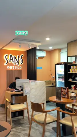 Cari tempat istirahat/hotel dengan harga terendah langsung ingat Aplikasi RedDoorz! . Masukan kode promo : YUKNGINEP untuk dapatkan discount tambahan! Yuk download aplikasi RedDoorz sekarang!  . #RedTravelers #BerkeSANS 