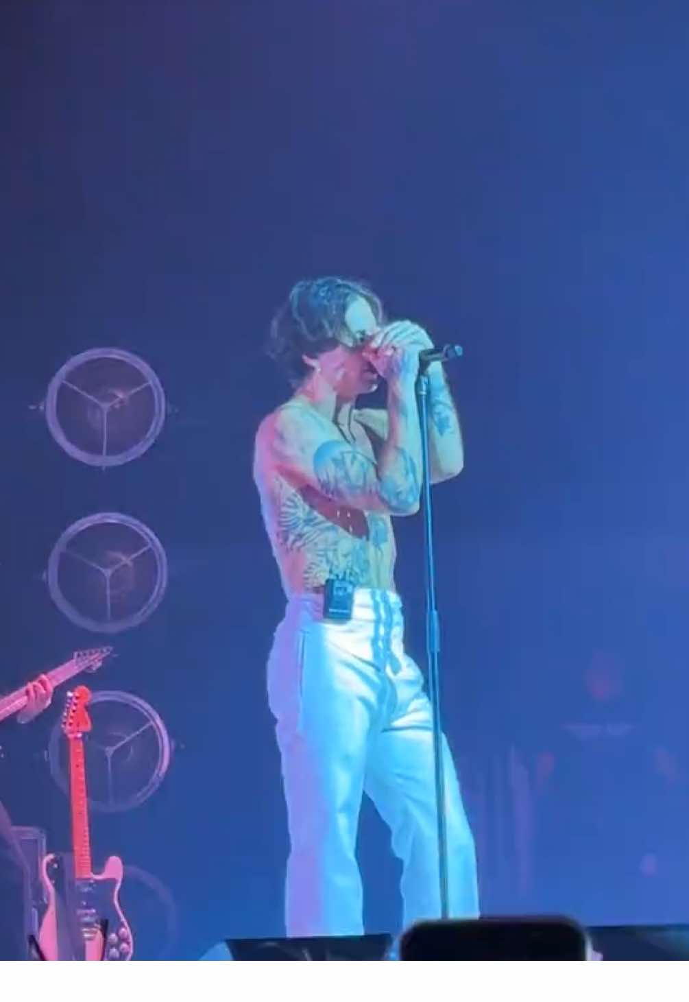 on repeat 🔁❤️‍🔥 #damianodavid #funnylittlefears #madrid #cinnamon 