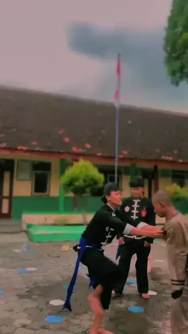 #CapCut #ikspikerasaktiindonesiapusatmadiun #ikspikerasakti_gantengcantik #kerasakti_1980 #fyppppppppppppppppppppppp 
