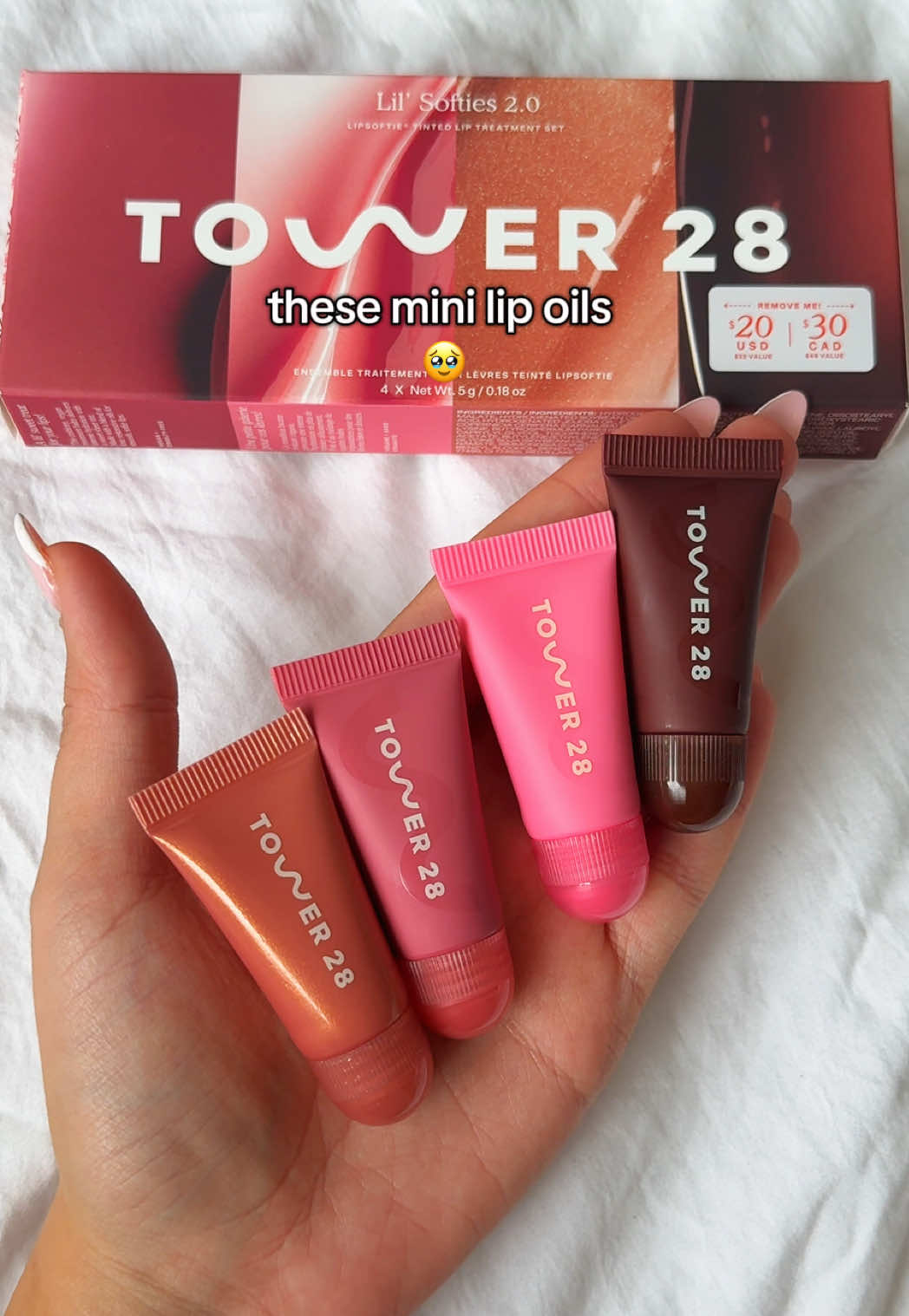 #gift #giftidea #stockingstuffer #giftsforher #gifts #giftideas #giftideasforher  #tower28 #tower28beauty #lipgloss #lipbalm #lipoil #lipglossswatch 