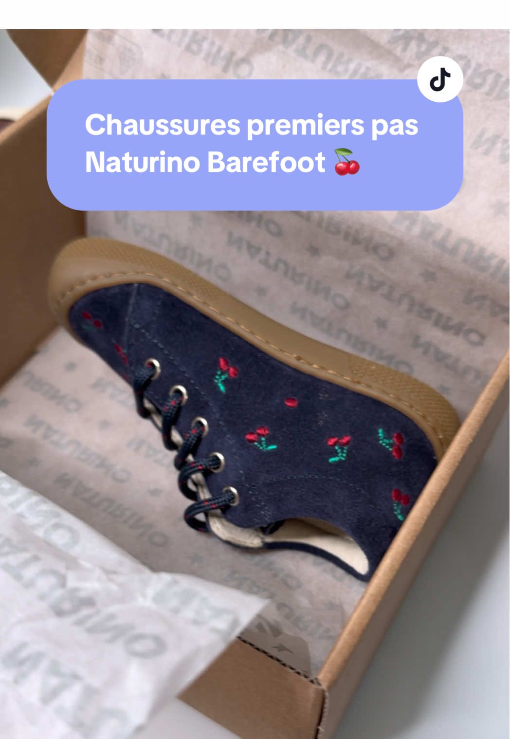 EXCLU Petits pas de Géant !! 🍒 Ces chaussures Naturino Barefoot Orec sont conçues pour les premiers pas des bébés. Très souples, très légères, larges à l’avant, avec un bout protégé. C’est la paire idéale pour débuter la marche en toute confiance ! 🥰 #petitspasdegeant #naturino #chaussurebebe #premierspas #barefoot 