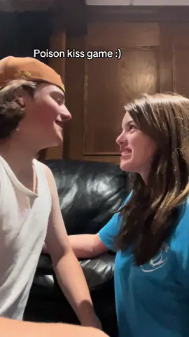 @Hudsoboyd this was cute to do  #fyp #poisongame #kiss #boyfriend 