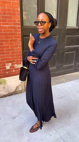 A lovely @Banana Republic dress to take us into fall 🙂‍↕️🙂‍↔️ #bananarepublicpartner 