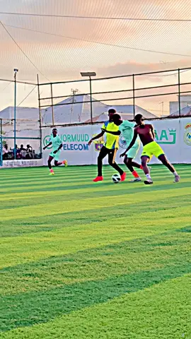 #rebost #foryoupage #ciyaal_xamar @DHIBLAAWE GOS GOS 📸⚽️ @qooryaaqoor10 @𝐌𝐀𝐀𝐍𝐊𝐀🔟 @🔰AL_TOWBA__ AcademY ⚽️💪 @zaciimka @MUSCAB CALI🔟 