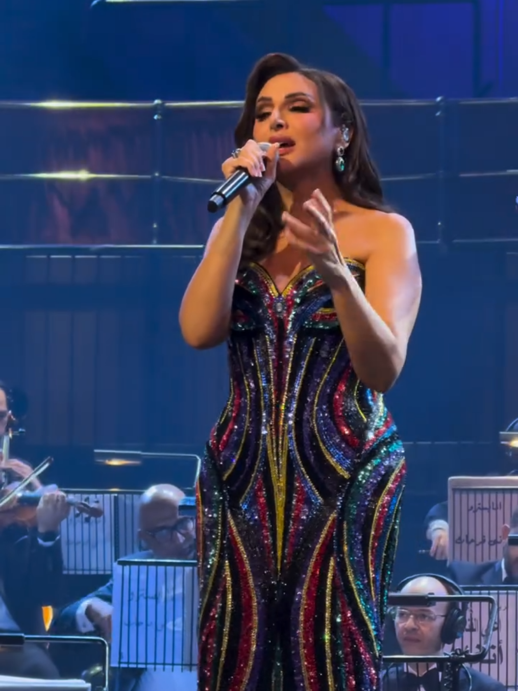 #انغام_عشق_لاينتهي #لايف #angham #live 