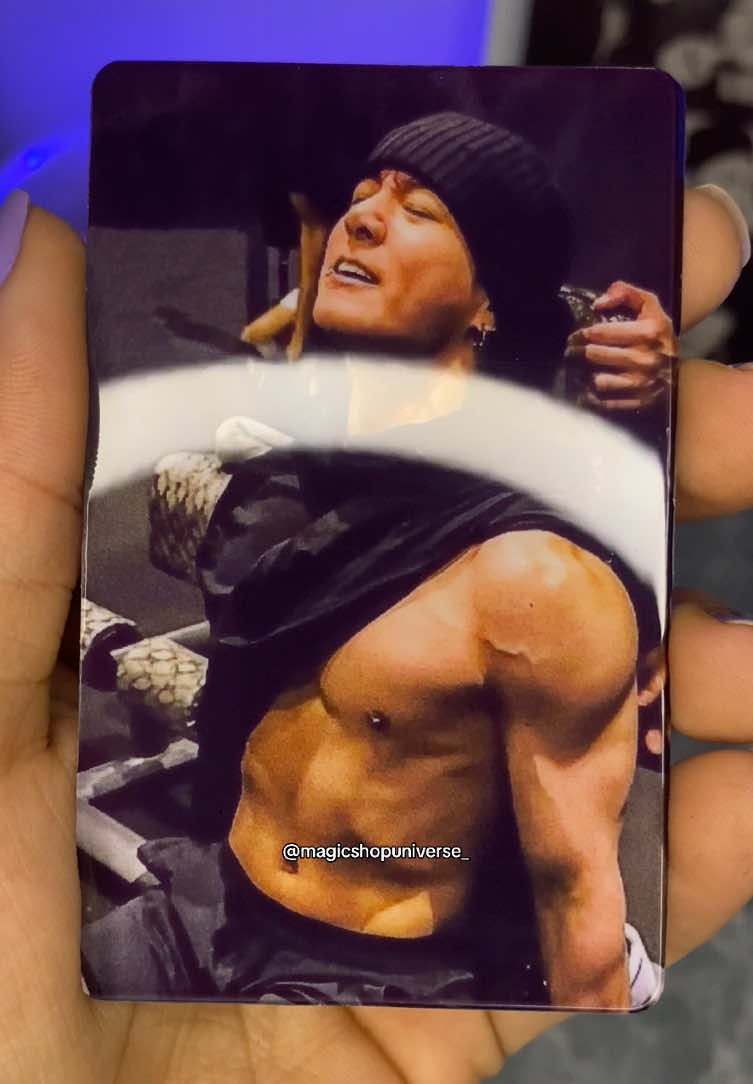 Jungkook acabando com o army hoje 🤩💜 photocard blindado, link na bio #bts #army #jungkook #fyp #foryoupage 